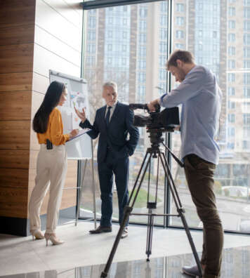 Interesting program. Journalists looking involved making a new program in the studio